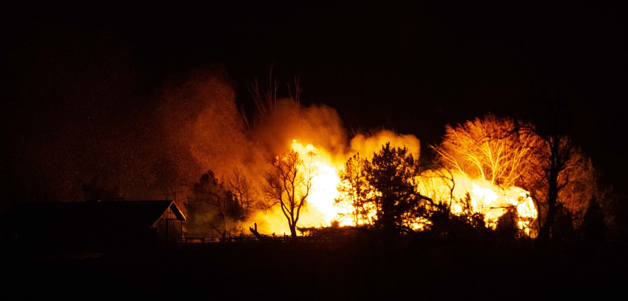 12_30_21 fire 00434.jpg